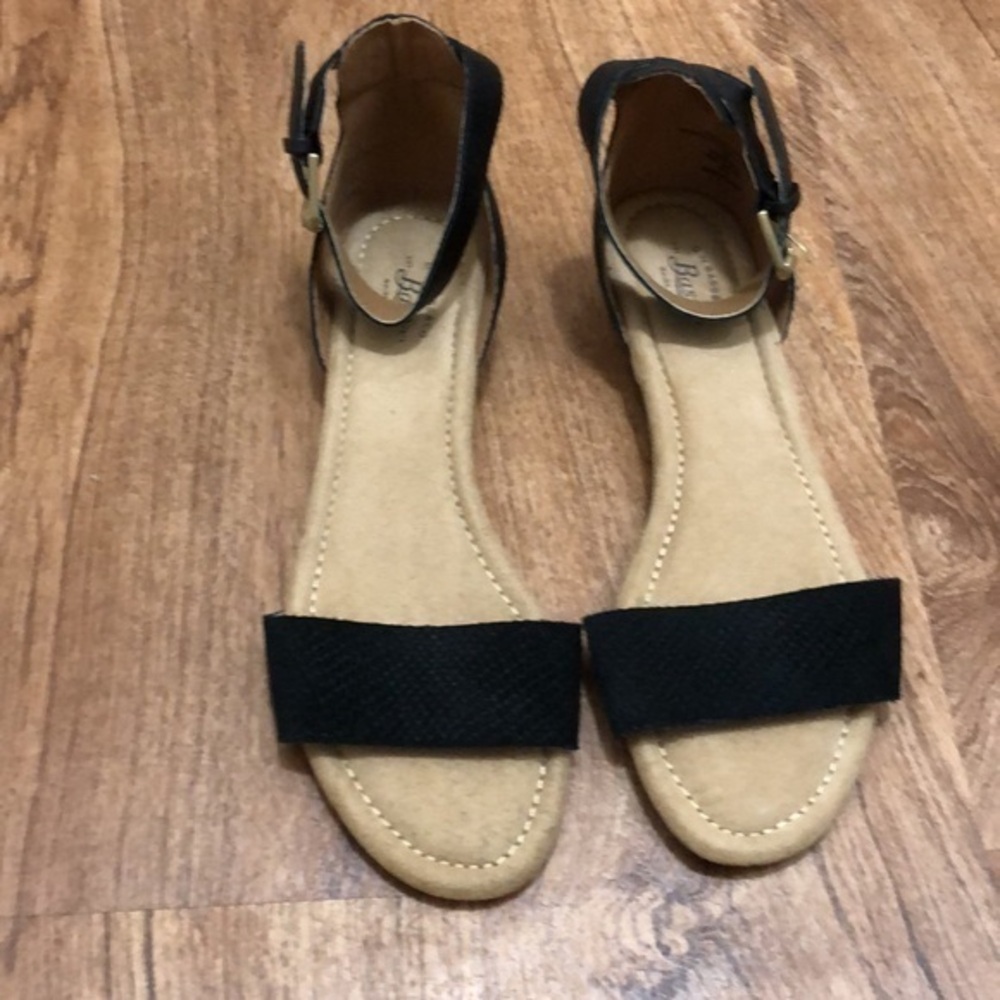 Bass Black Sandals, gently worn, great condition, fit is narrow